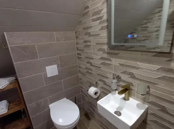 Luksuslik Kuelaliskorter 2 Oeoed 140eur 아파트 Tõrve